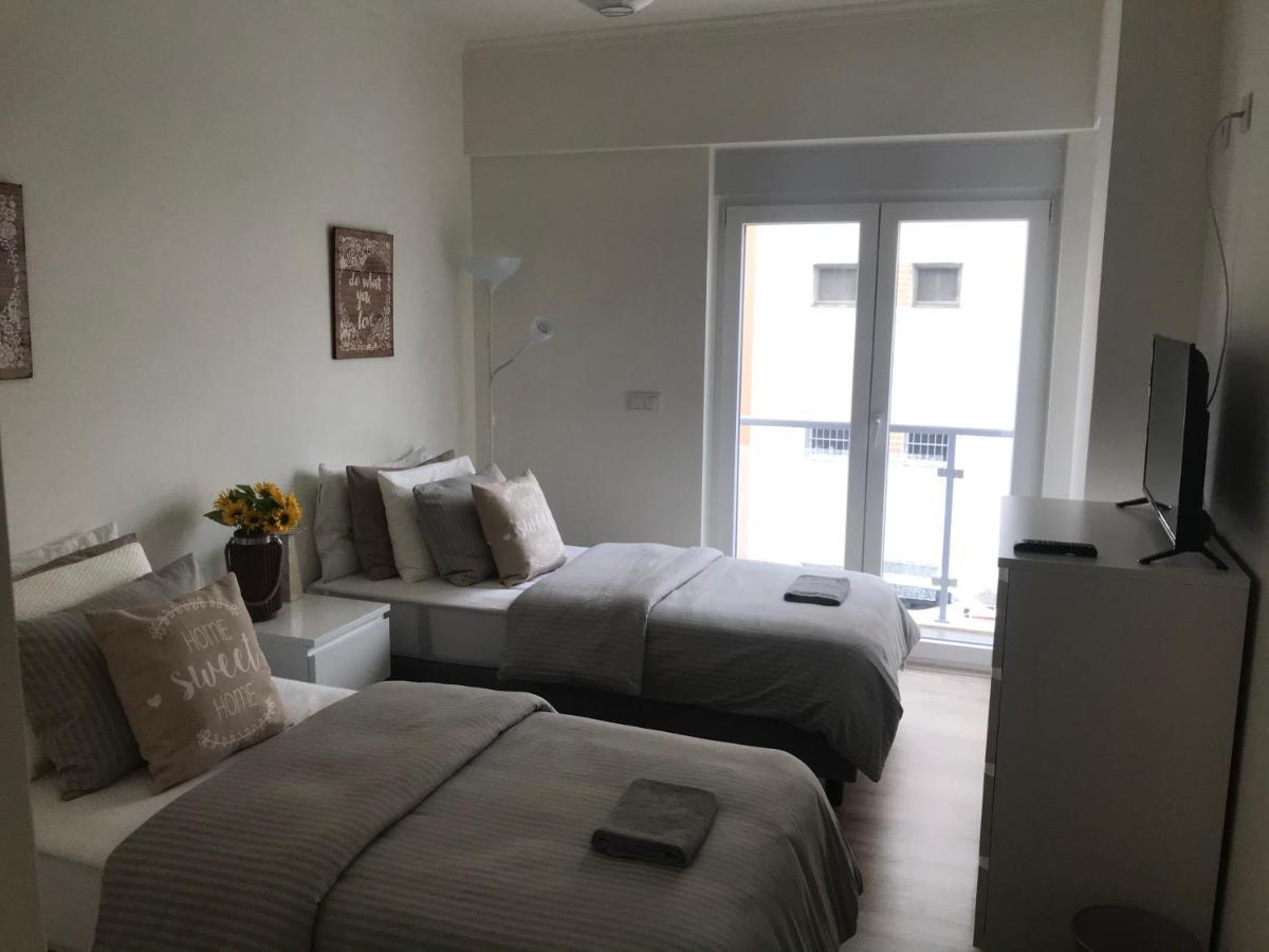 Modern Twin Room With A Balcony มอนตีโจ ภายนอก รูปภาพ