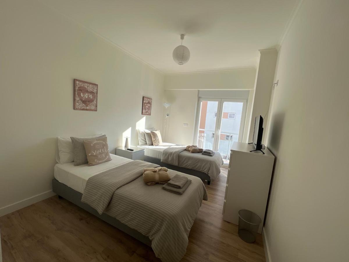 Modern Twin Room With A Balcony มอนตีโจ ภายนอก รูปภาพ